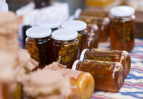 نحوه تشخیص عسل طبیعی به چه صورت است؟